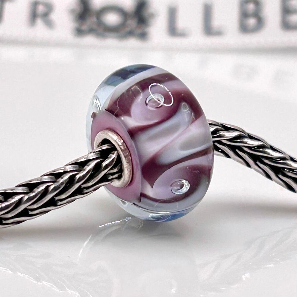 TROLLBEADS Whirling Adventure LAA 925S NEW! Blue Glass o Shades of Purple Swirls - Picture 4 of 4